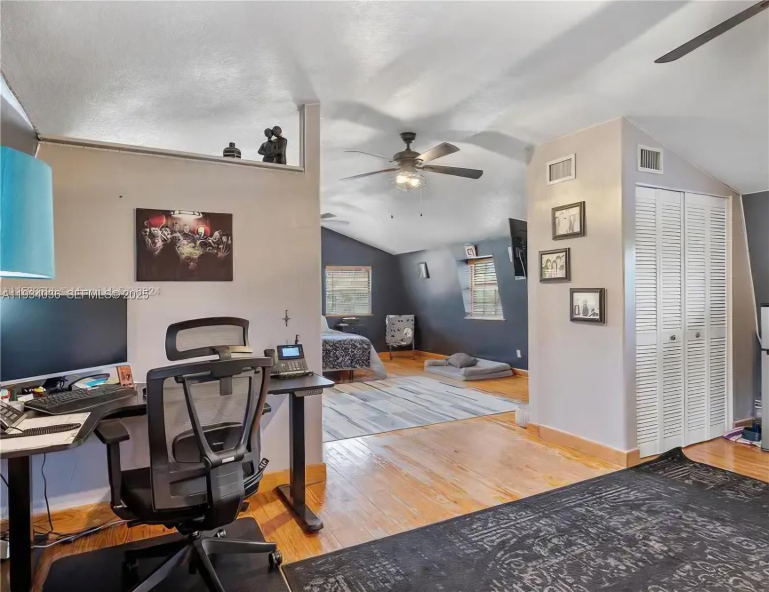 Redland Farmhouse - Residential