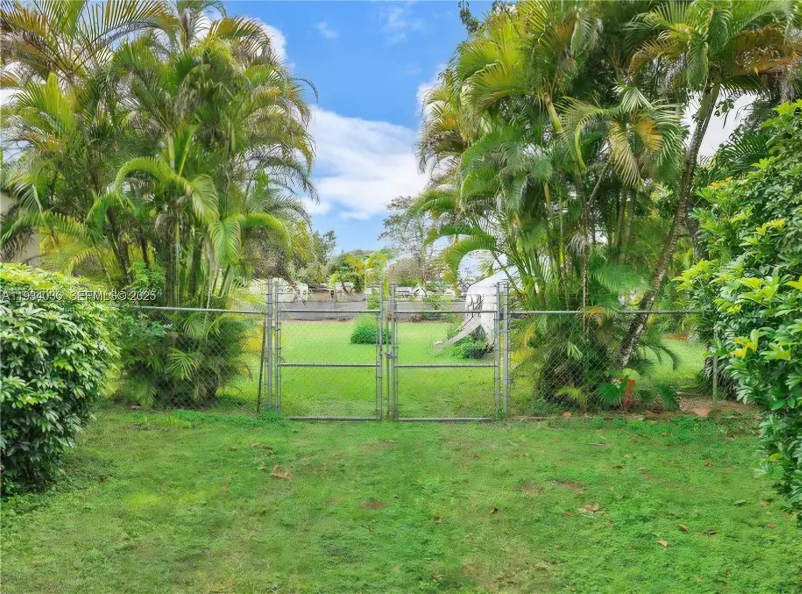 Redland Farmhouse - Residential