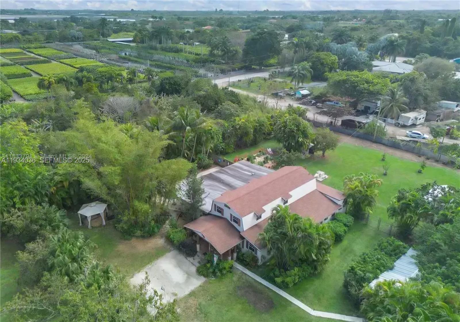 Redland Farmhouse - Residential