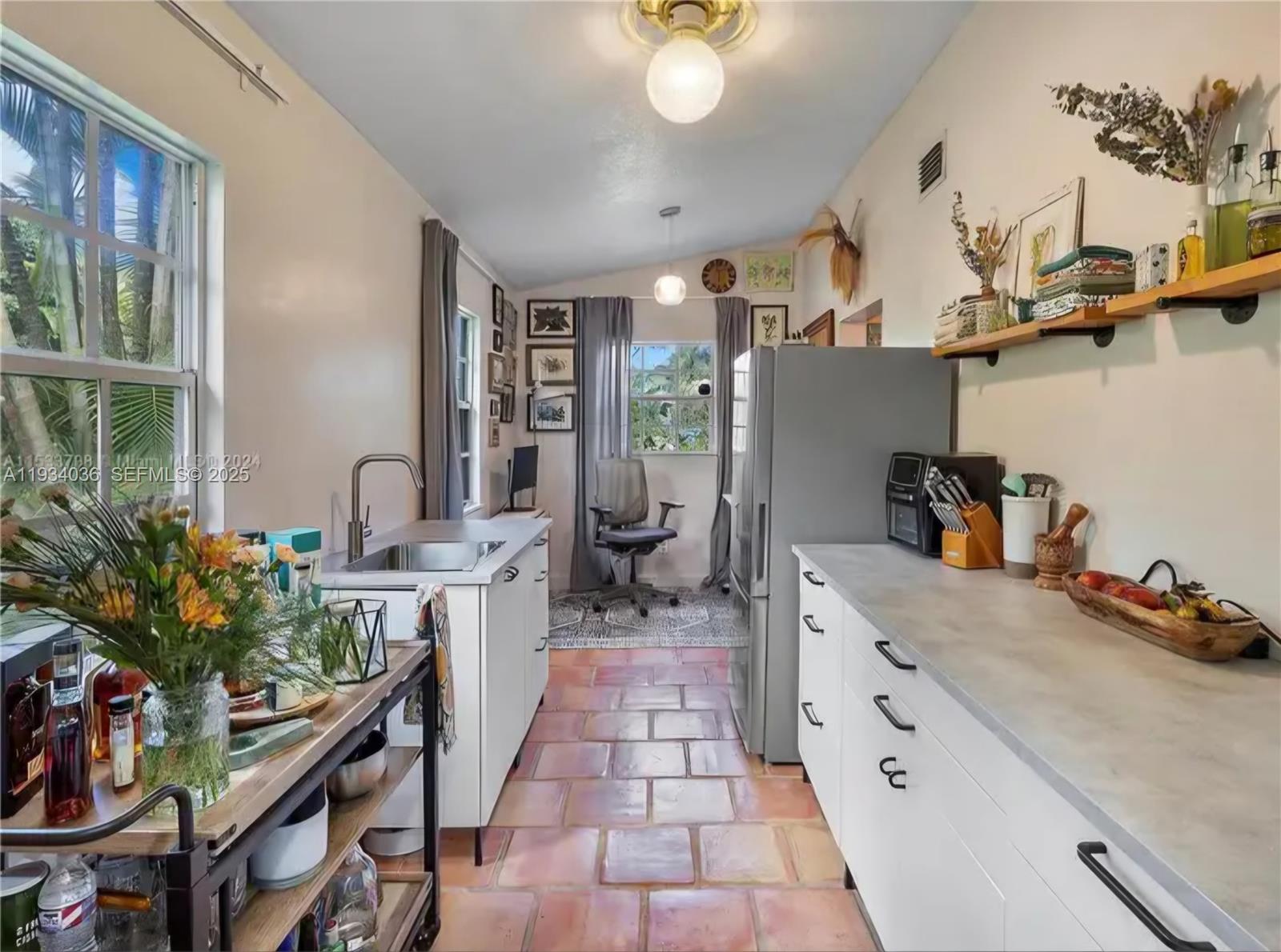 Redland Farmhouse - Residential