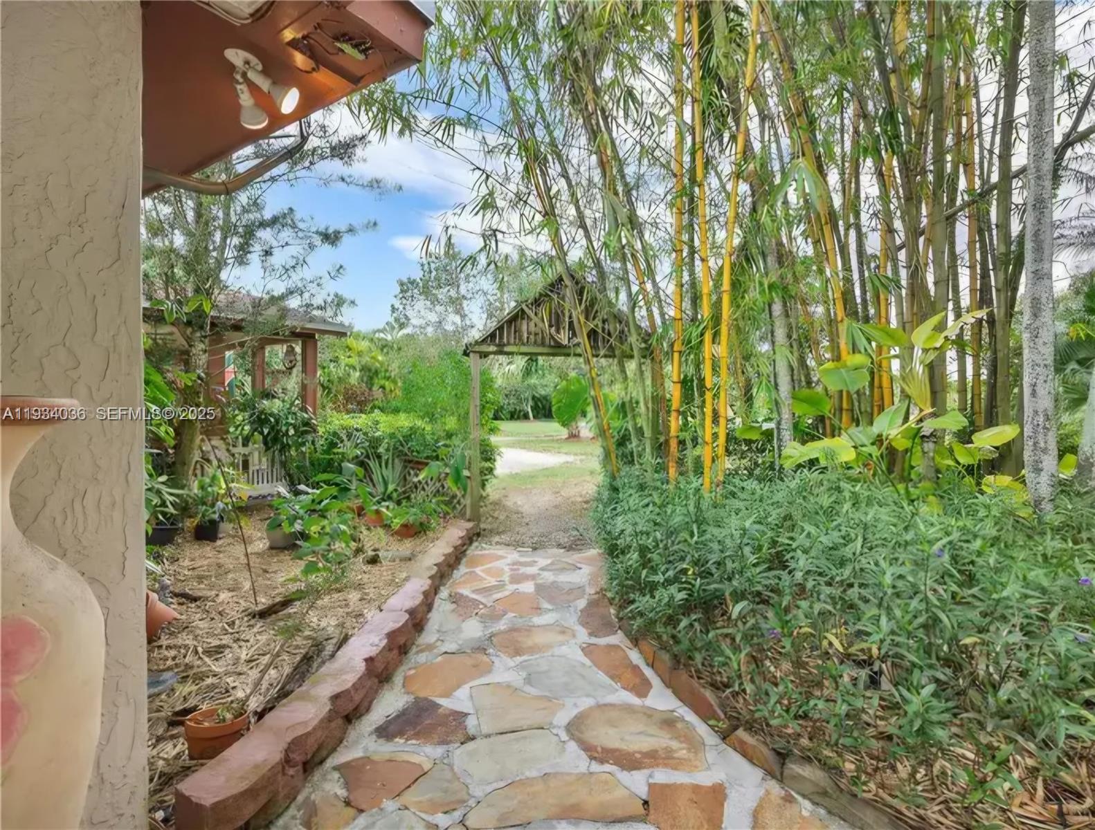 Redland Farmhouse - Residential