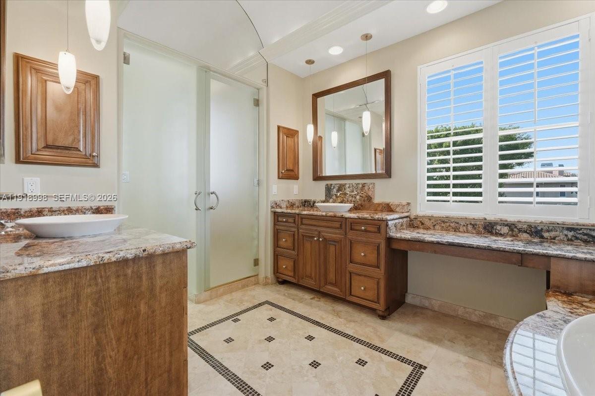 HARBOR VILLAGE - Residential