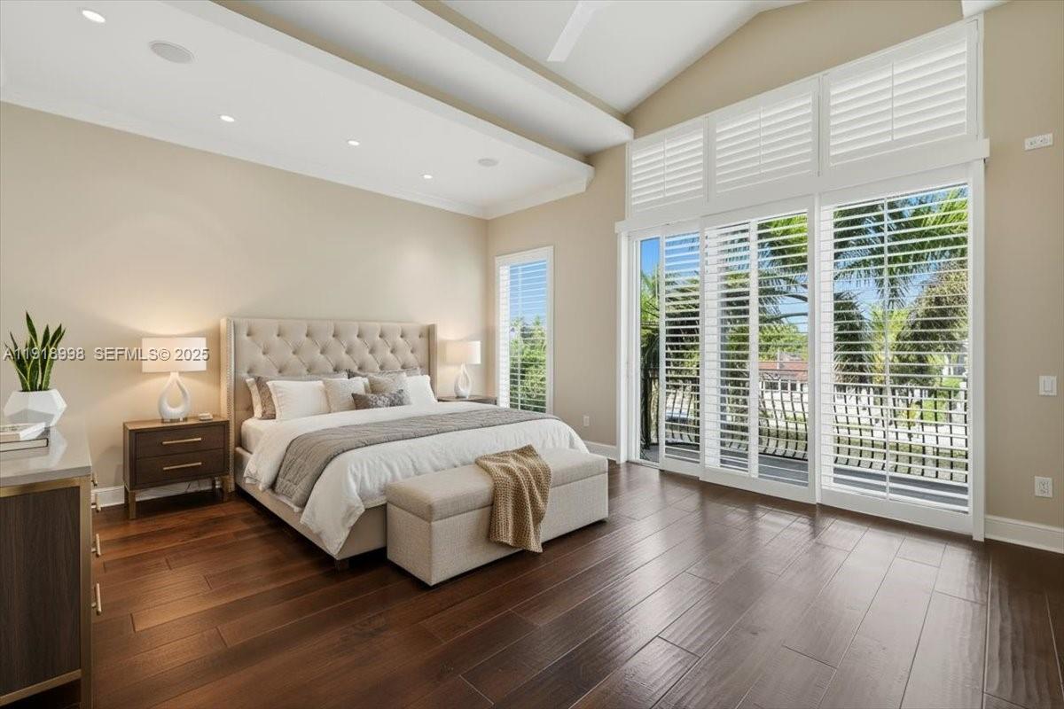 HARBOR VILLAGE - Residential