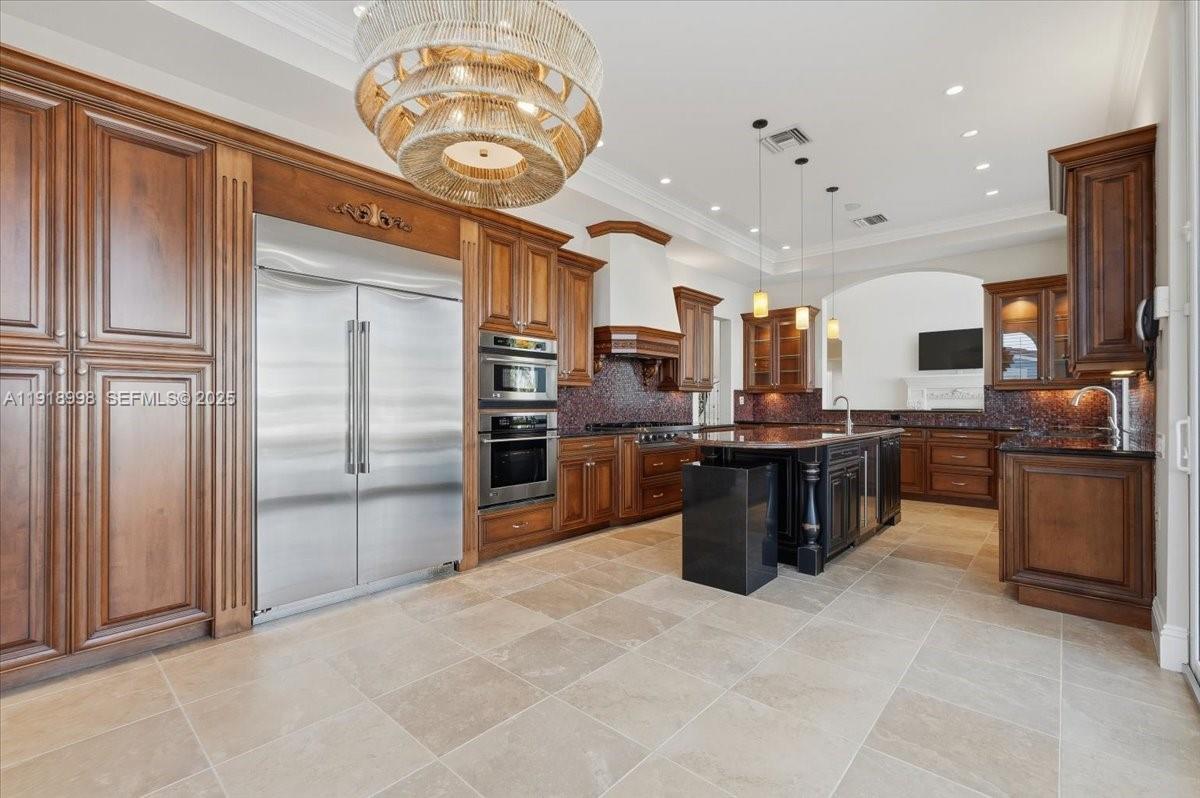 HARBOR VILLAGE - Residential