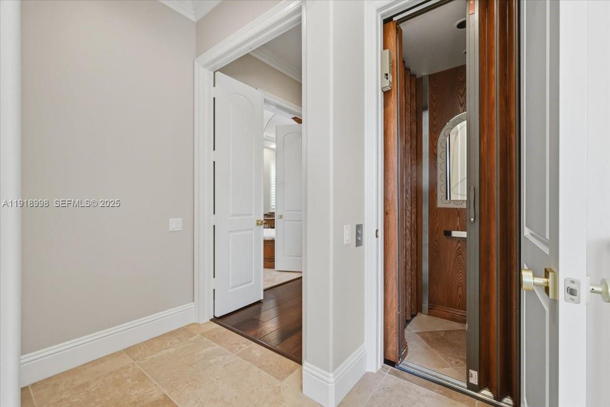 HARBOR VILLAGE - Residential