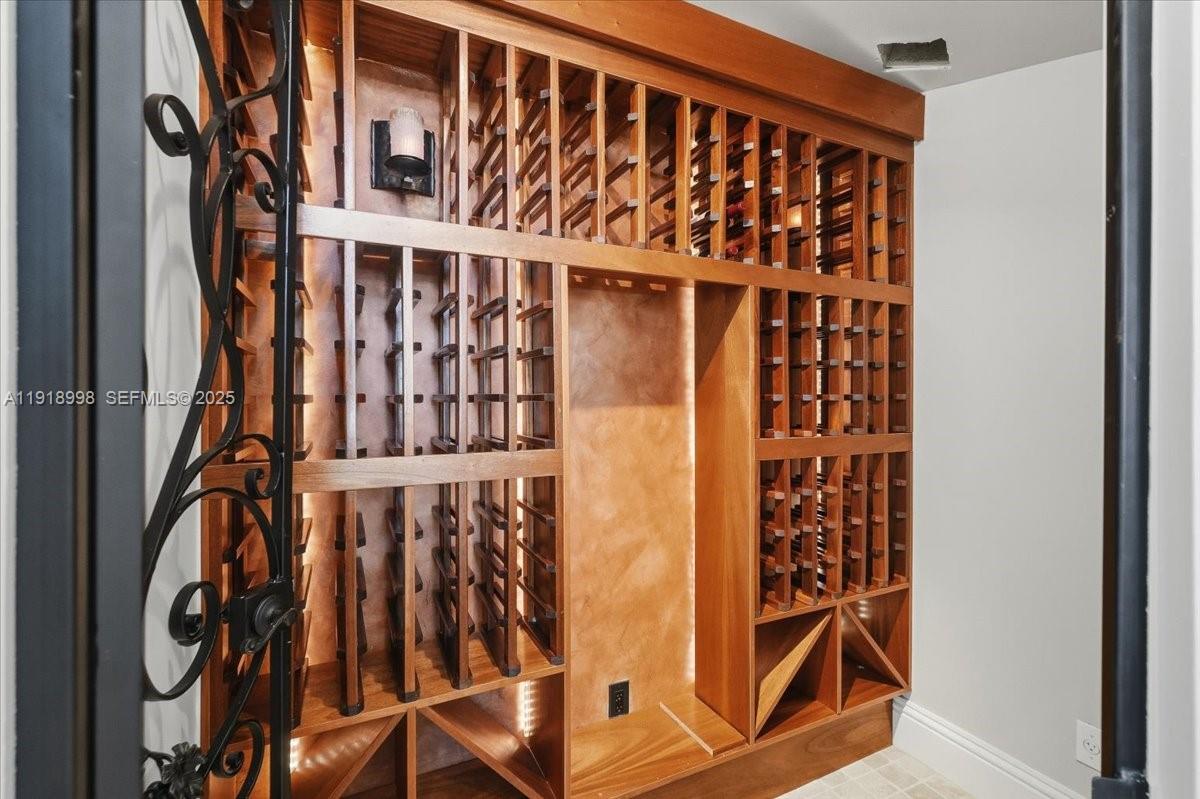 HARBOR VILLAGE - Residential