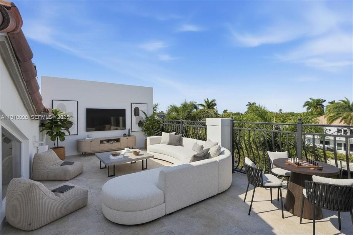 HARBOR VILLAGE - Residential