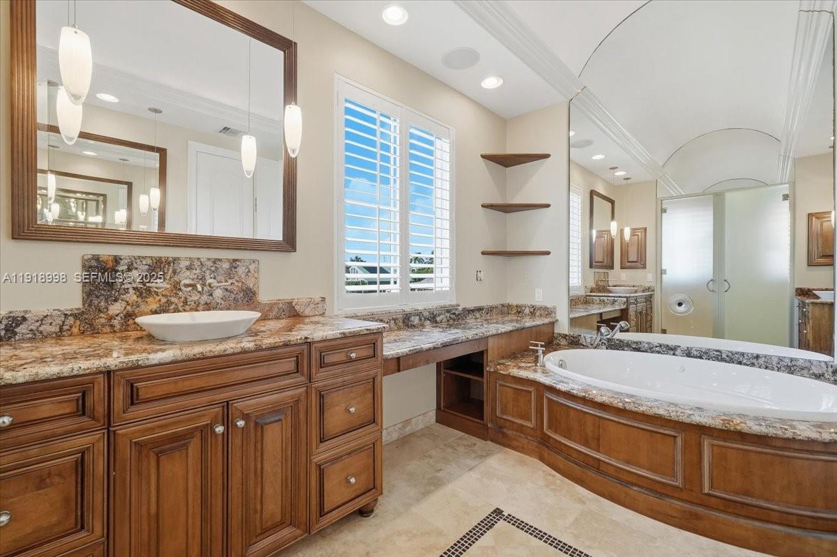 HARBOR VILLAGE - Residential