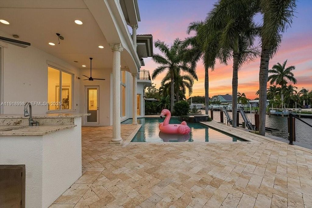 Photo of 2641 NE 6th St, Pompano Beach, FL 33062 (MLS # A11918998)