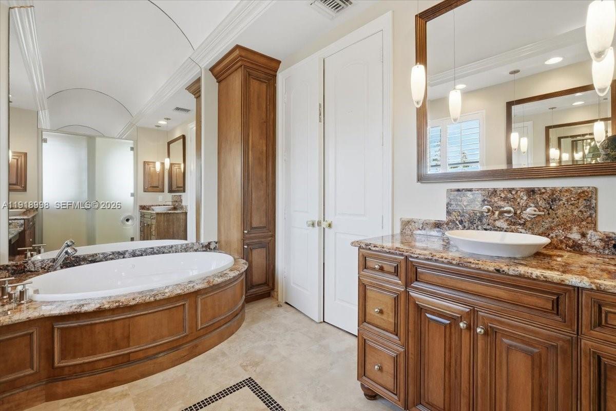 HARBOR VILLAGE - Residential