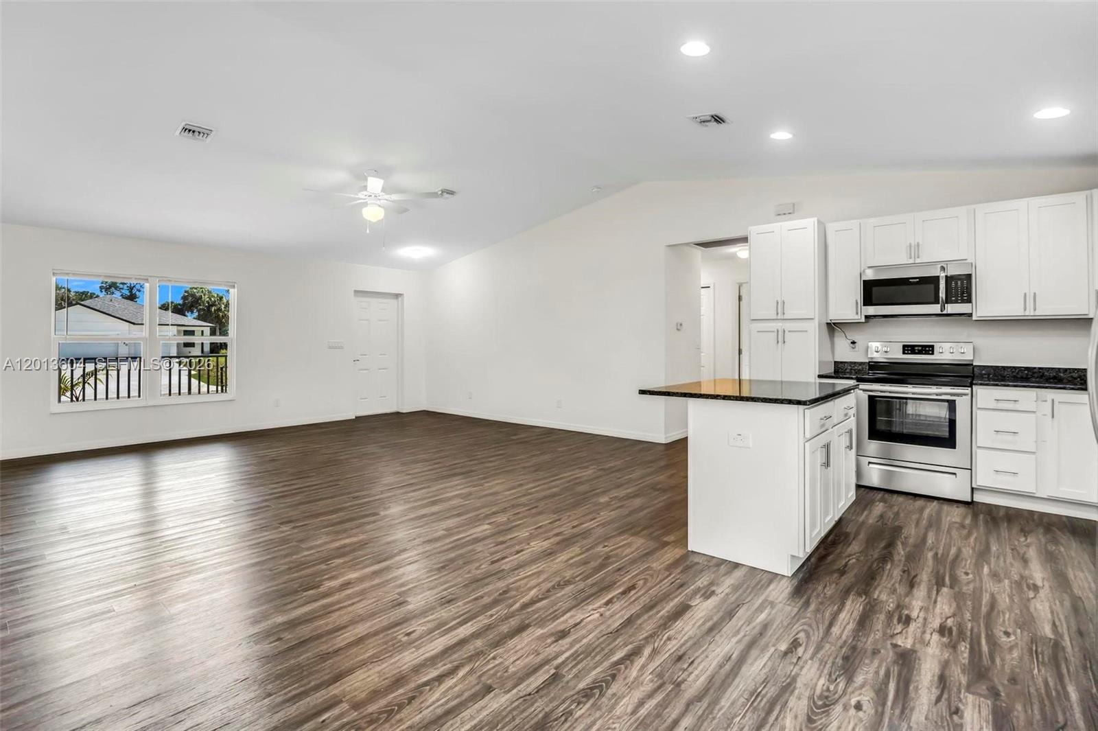 PORT LABELLE UNIT 6 - Residential