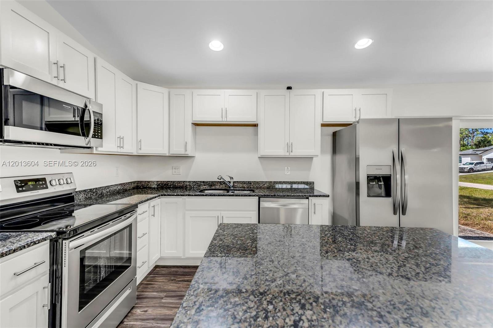 PORT LABELLE UNIT 6 - Residential