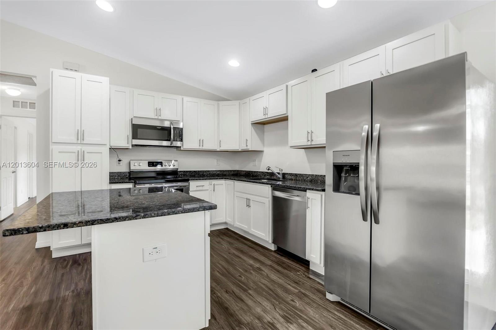 PORT LABELLE UNIT 6 - Residential