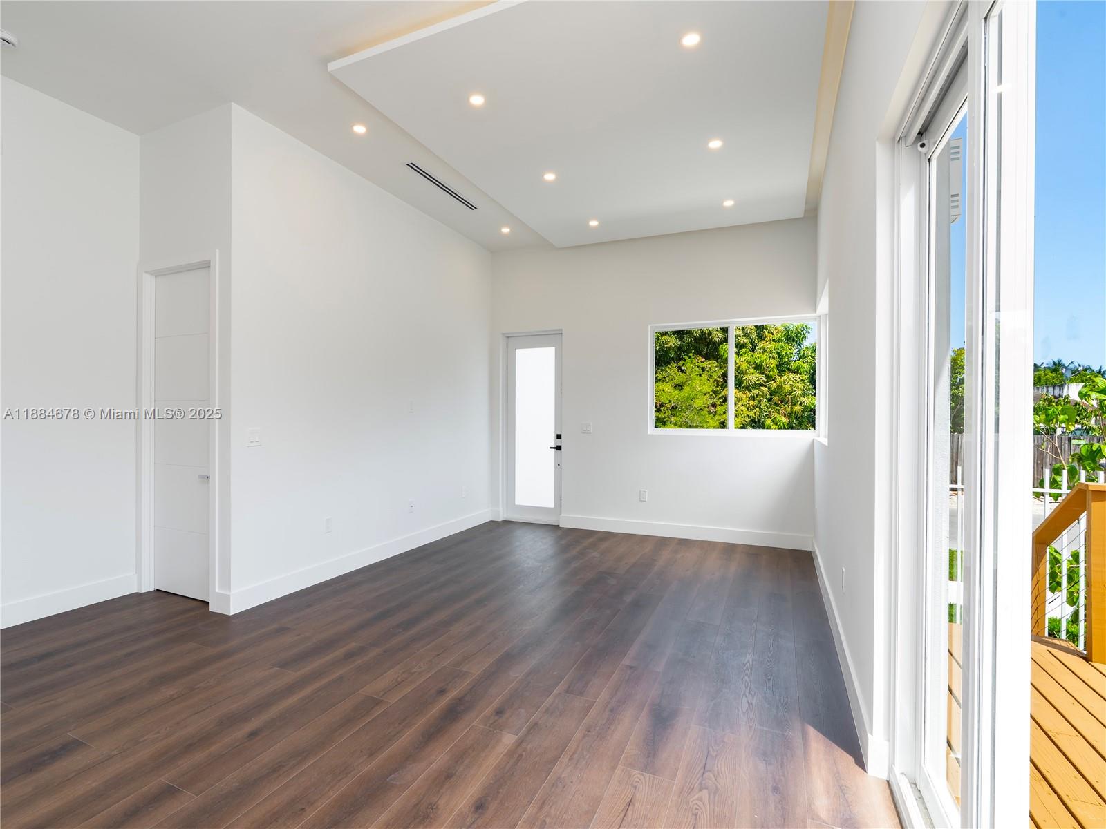 PINE TREE PARK - Residential Lease