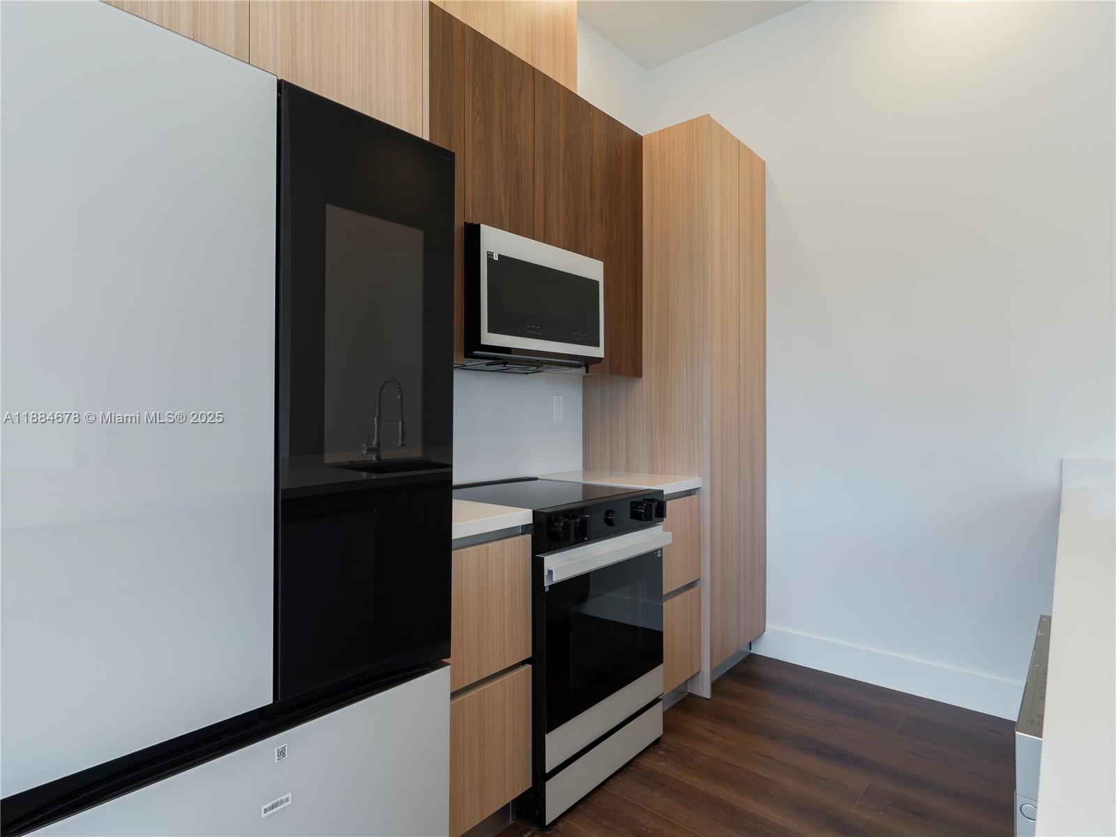 PINE TREE PARK - Residential Lease