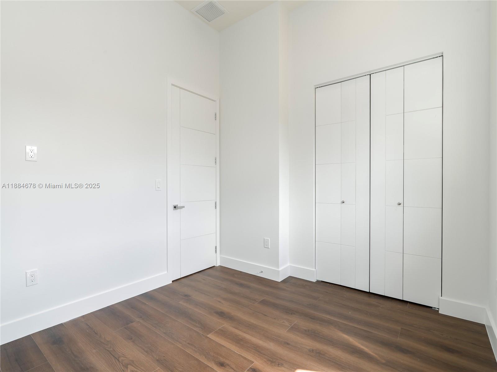 PINE TREE PARK - Residential Lease