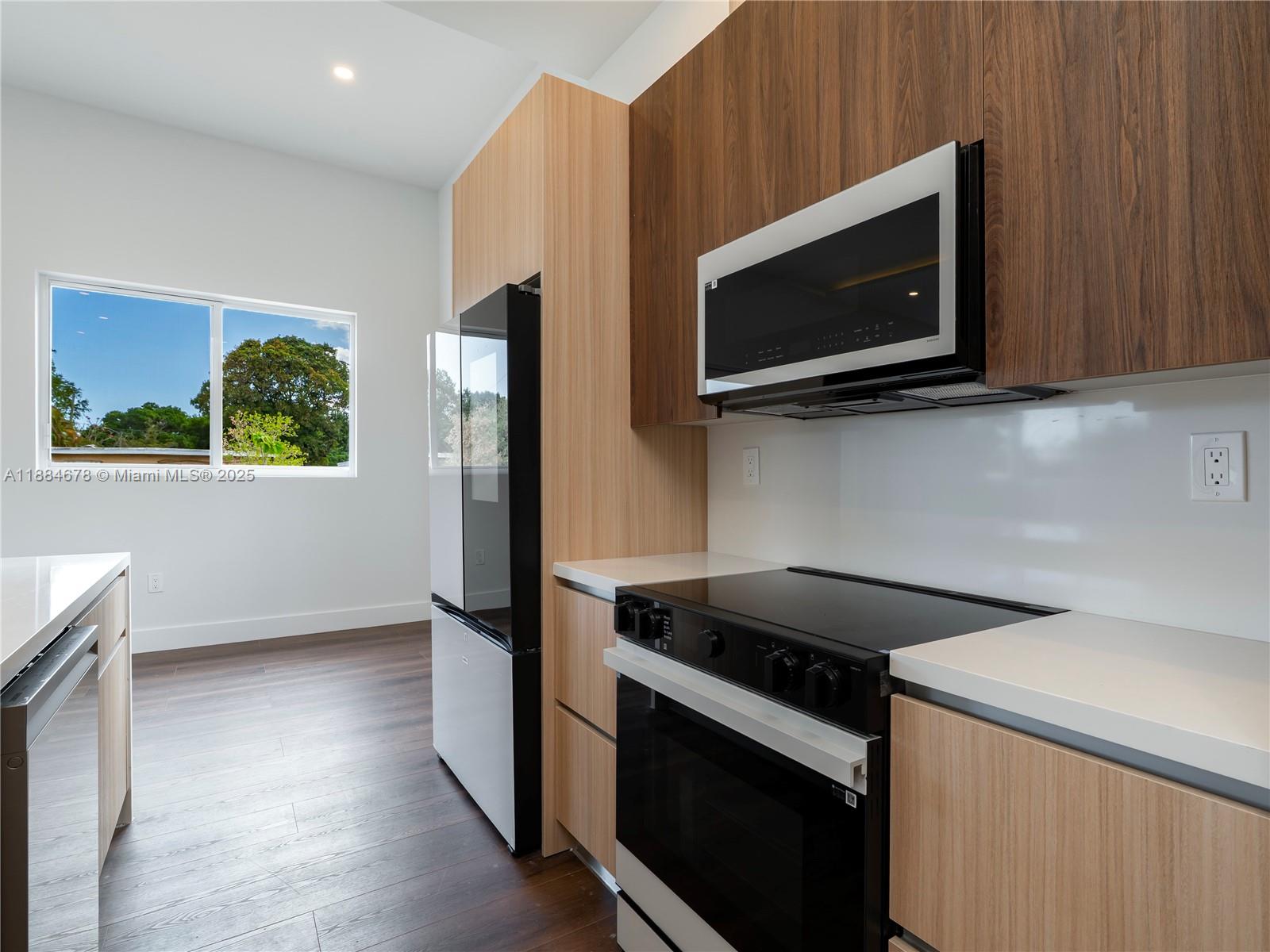 PINE TREE PARK - Residential Lease