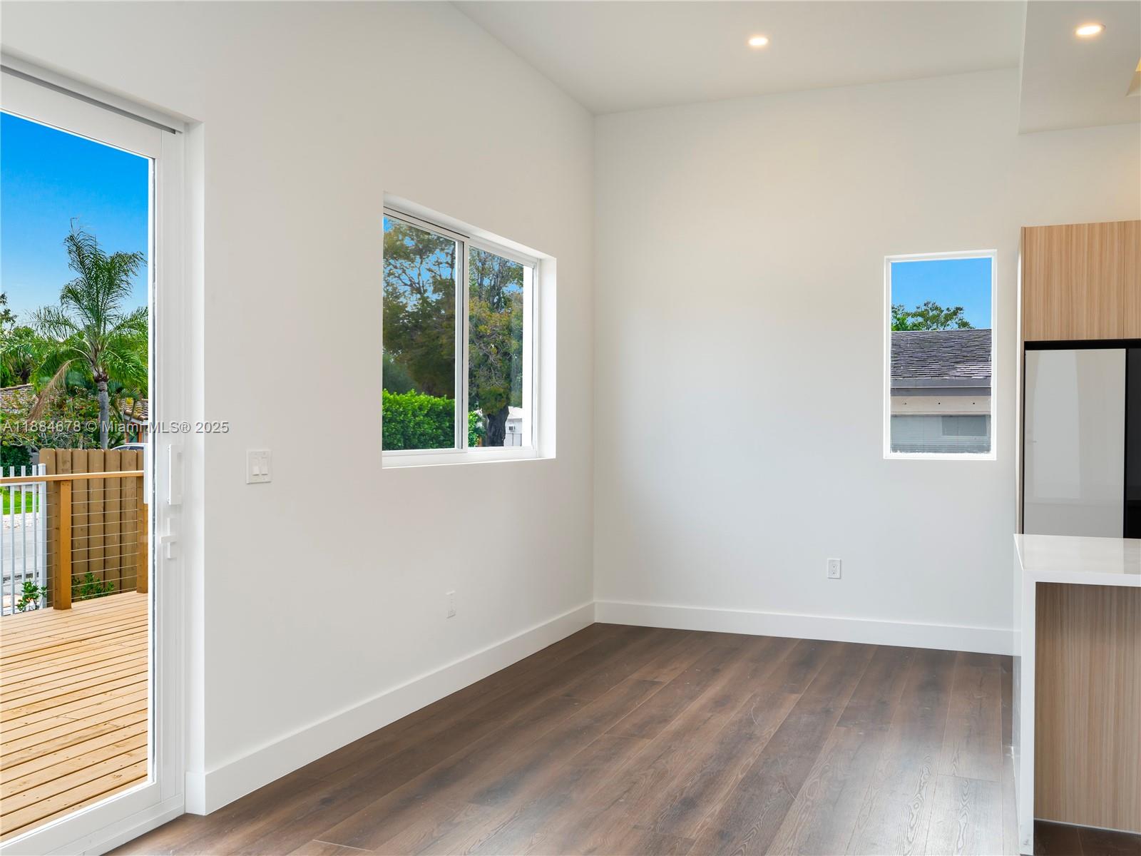 PINE TREE PARK - Residential Lease