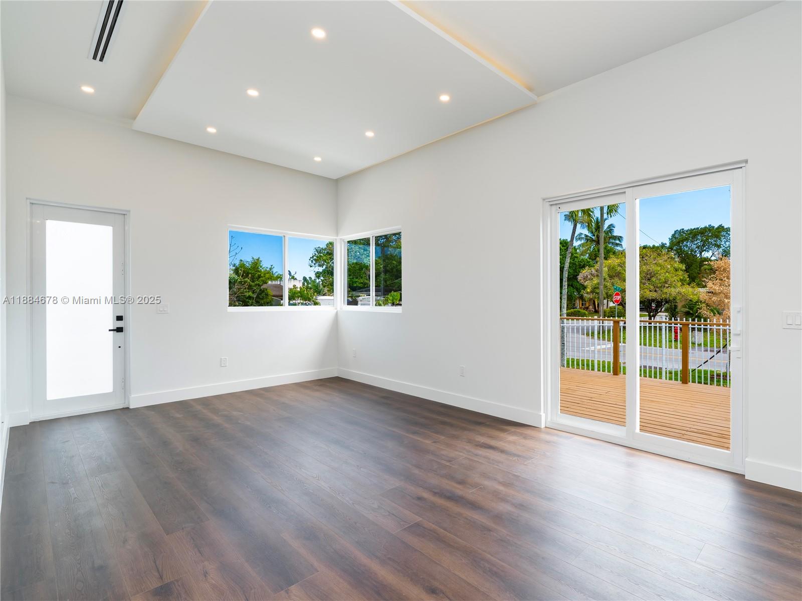 PINE TREE PARK - Residential Lease