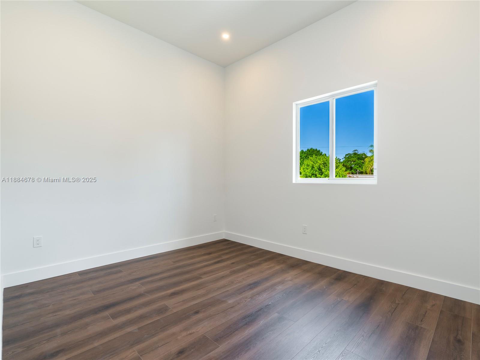 PINE TREE PARK - Residential Lease