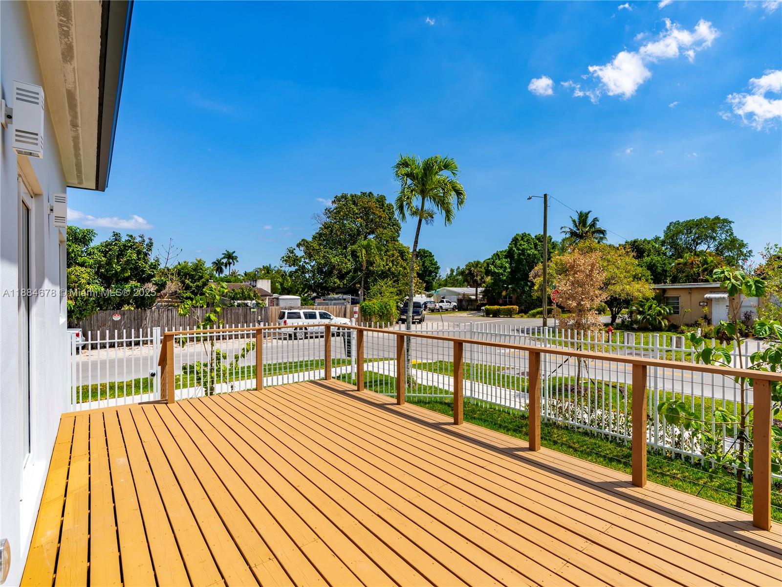 PINE TREE PARK - Residential Lease