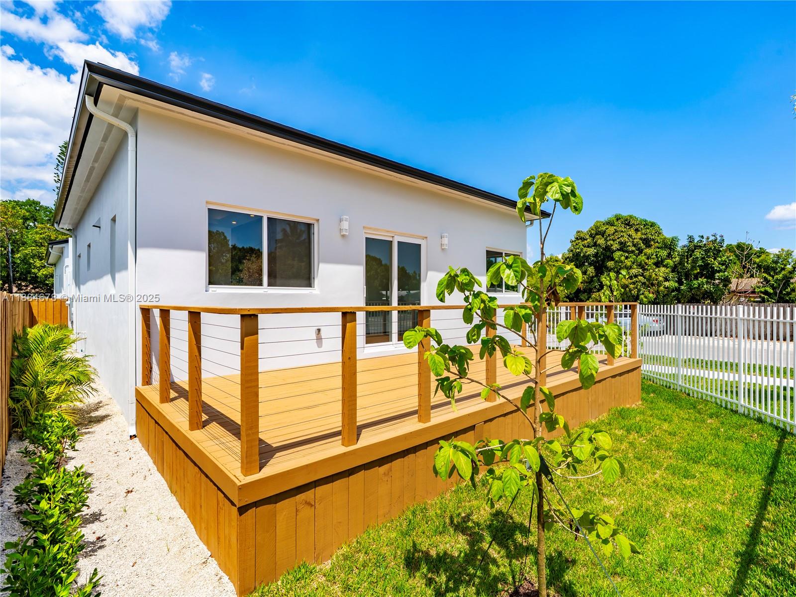 PINE TREE PARK - Residential Lease