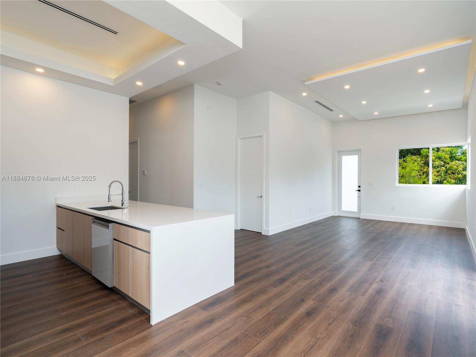 PINE TREE PARK - Residential Lease