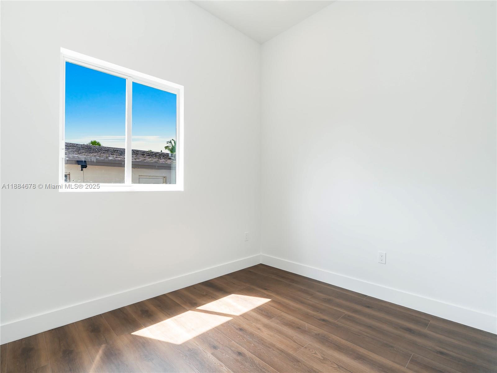 PINE TREE PARK - Residential Lease