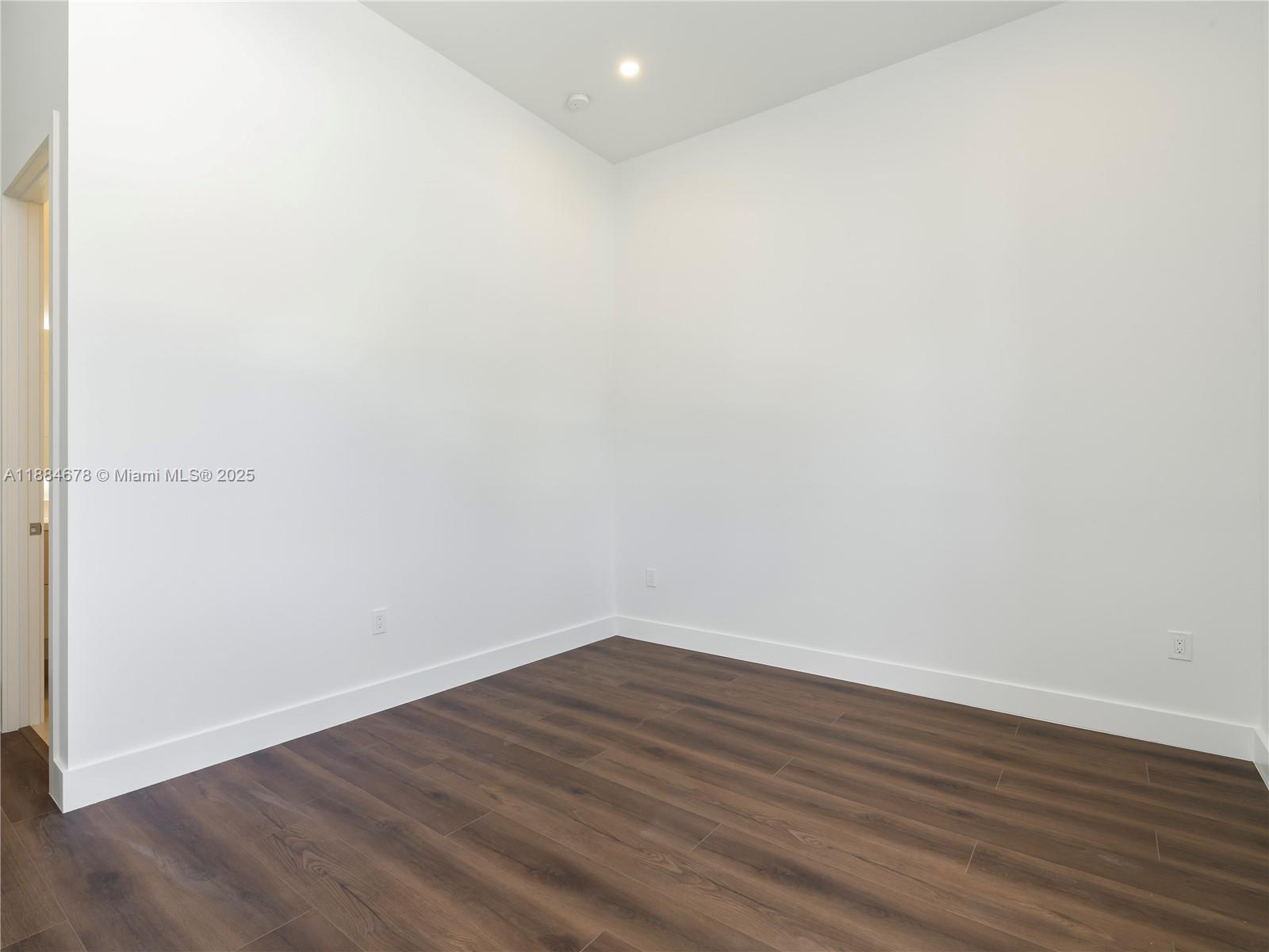 PINE TREE PARK - Residential Lease