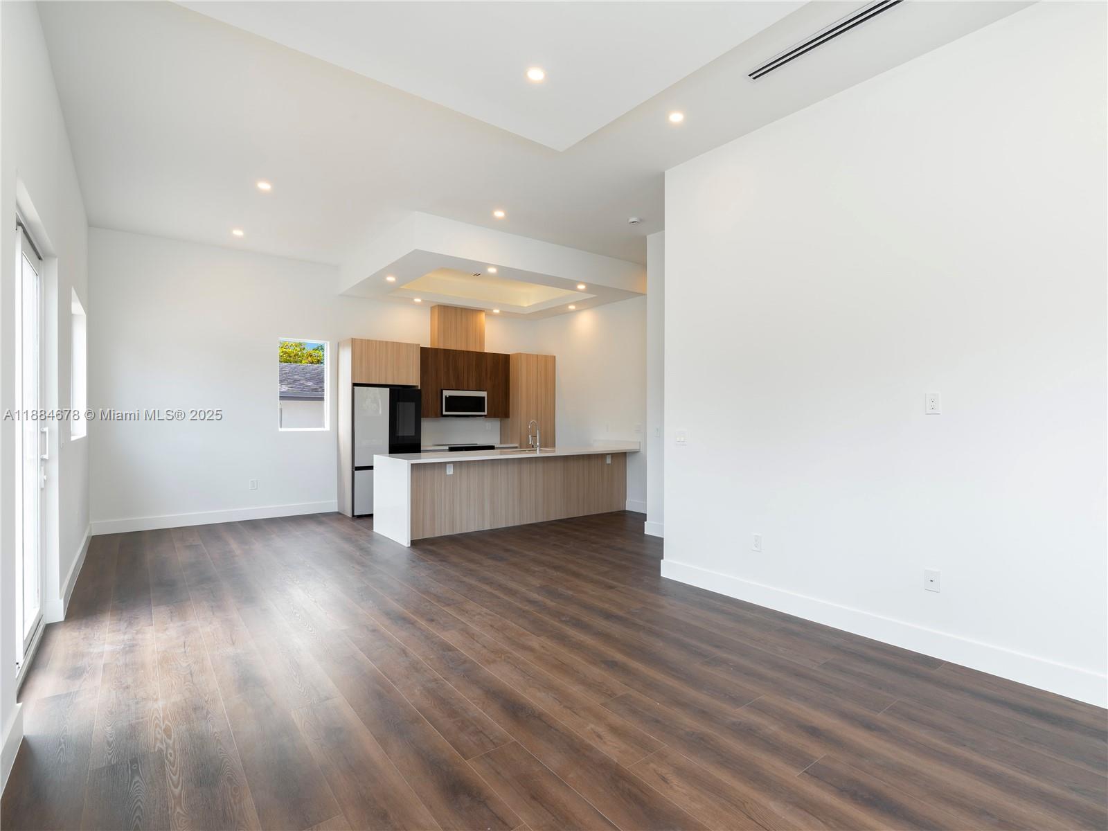 PINE TREE PARK - Residential Lease