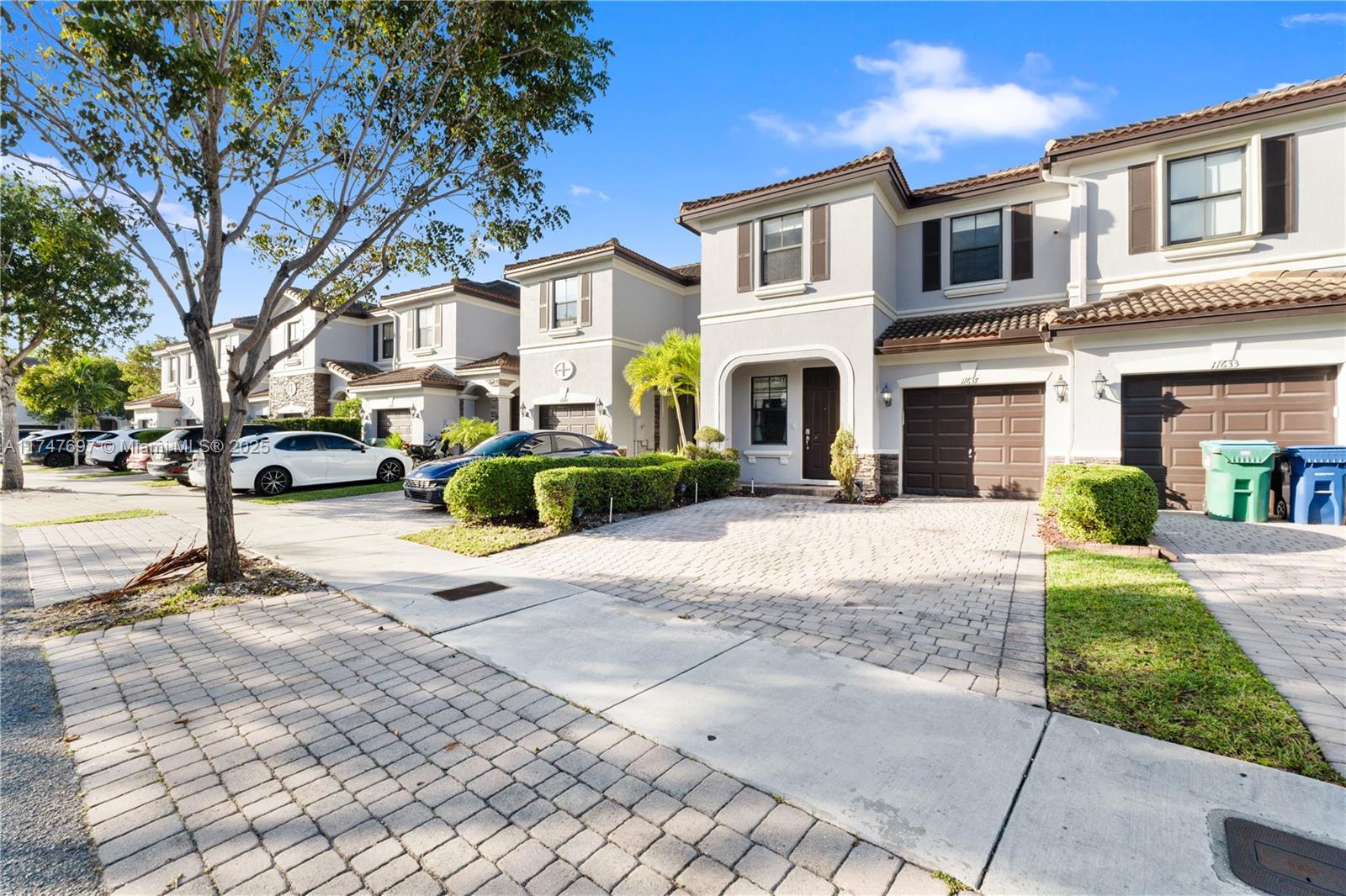 Beautiful and confortable 4/3 Townhome in desirable St Moritz Estates. Built in 2012 offering luxury upgraded kitchen, granite counter tops & appliences. Great floor plan with one bedroom and one full bathroom on the ground floor. Charming patio area for barbecue/ outside entertaining. Enjoy resort style living at Island at Doral.