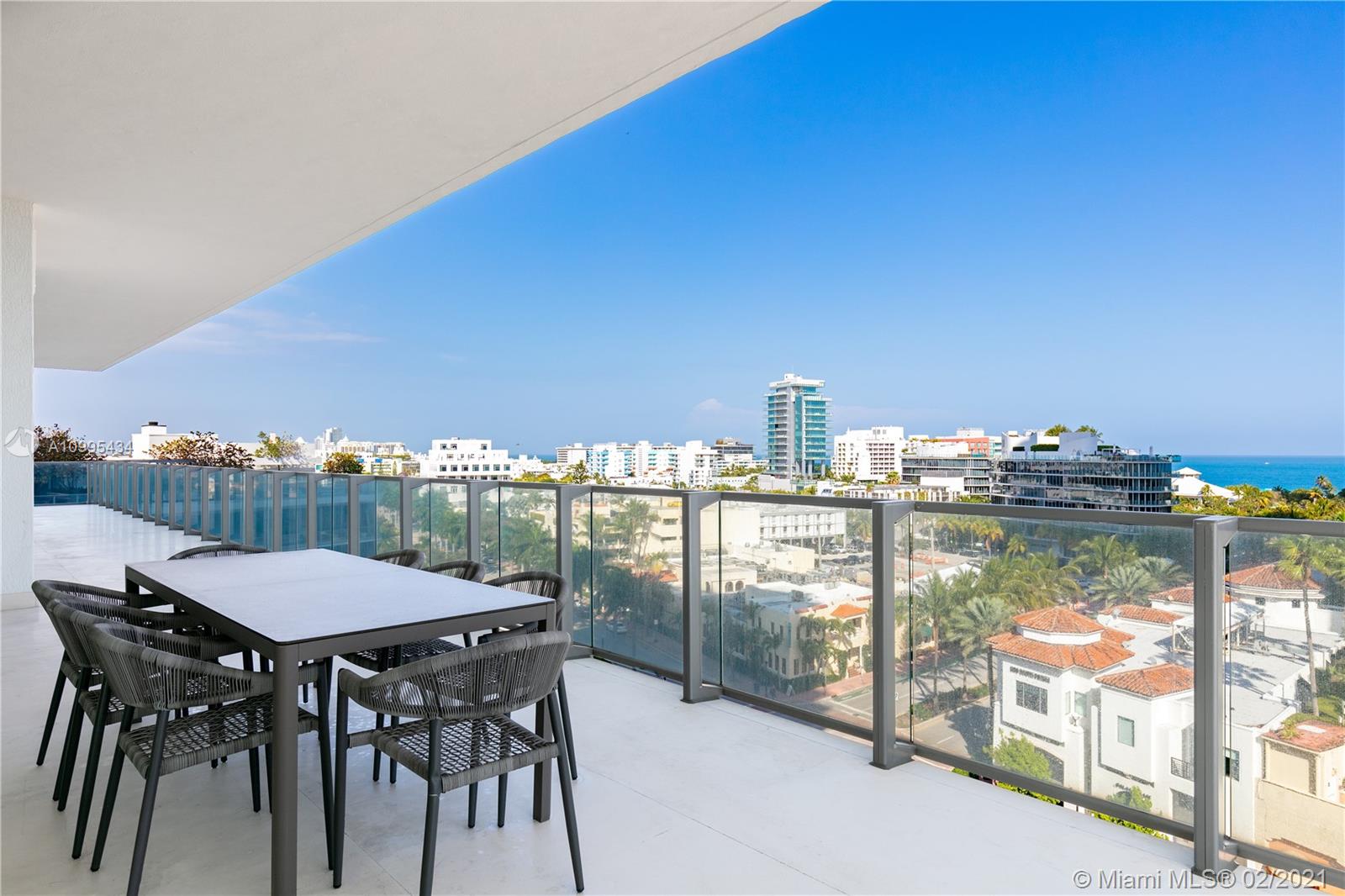 APOGEE CONDO - Residential