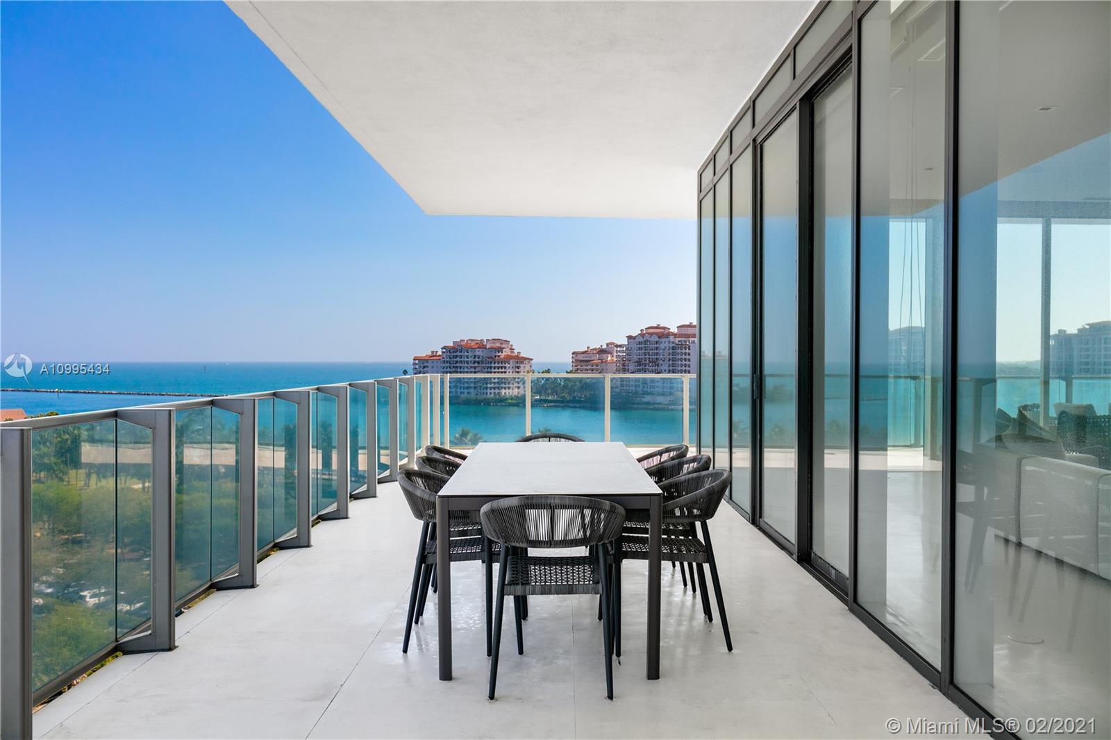 APOGEE CONDO - Residential