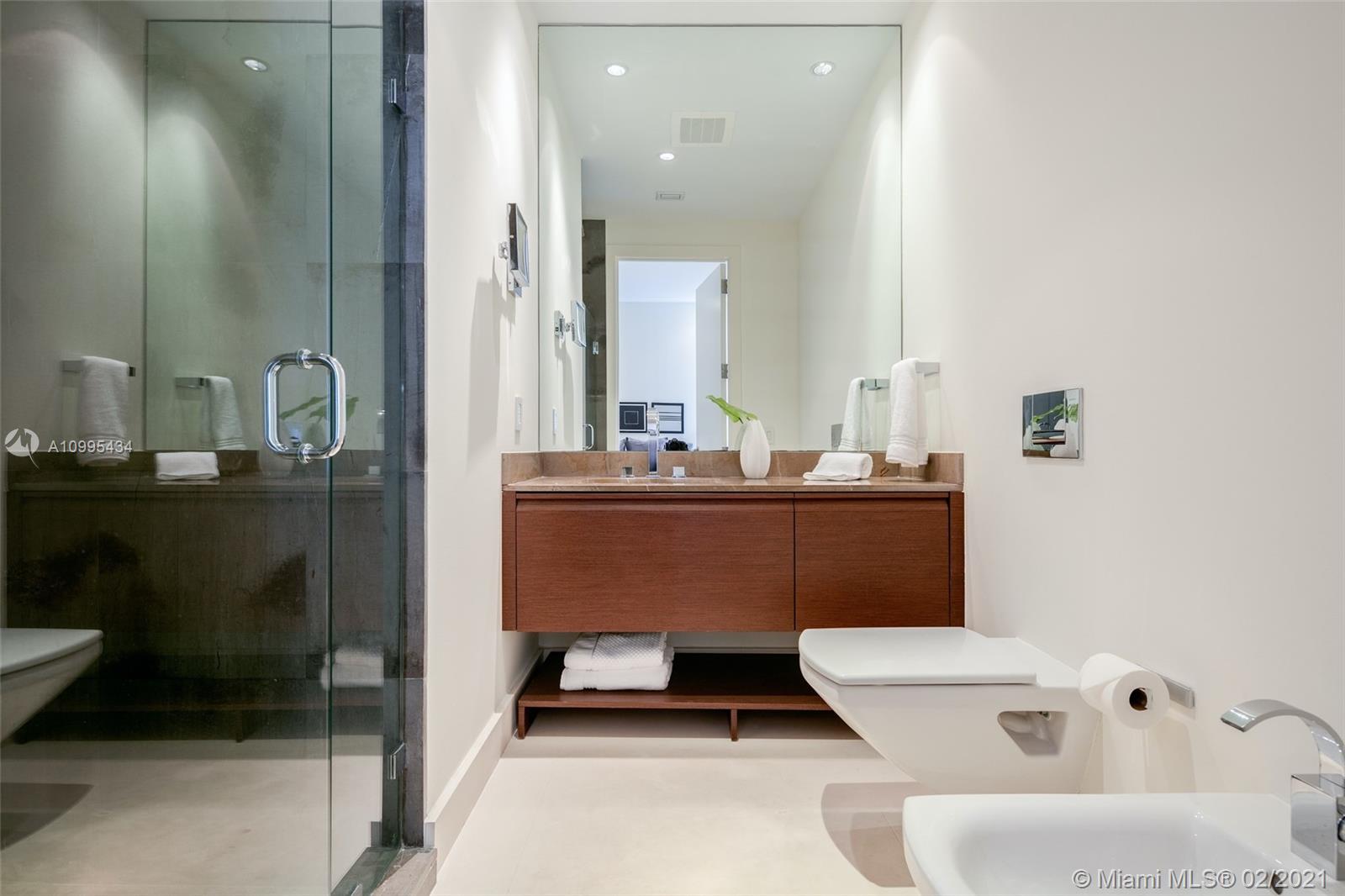 APOGEE CONDO - Residential