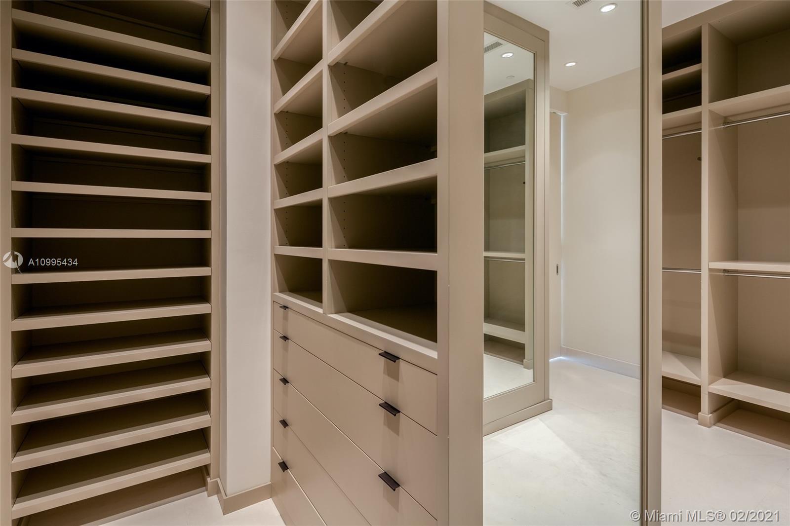 APOGEE CONDO - Residential