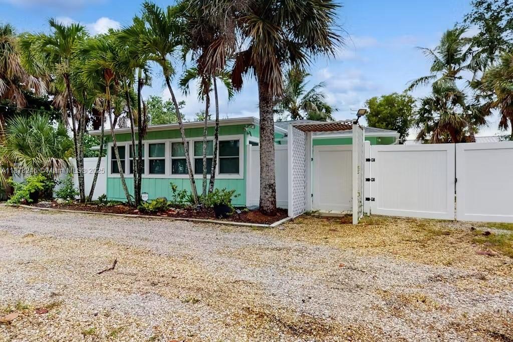 SANIBEL LAKE ESTATES - Residential
