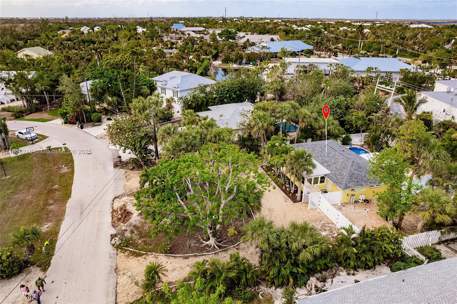 SANIBEL LAKE ESTATES - Residential