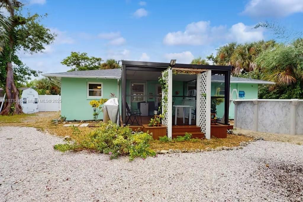 SANIBEL LAKE ESTATES - Residential