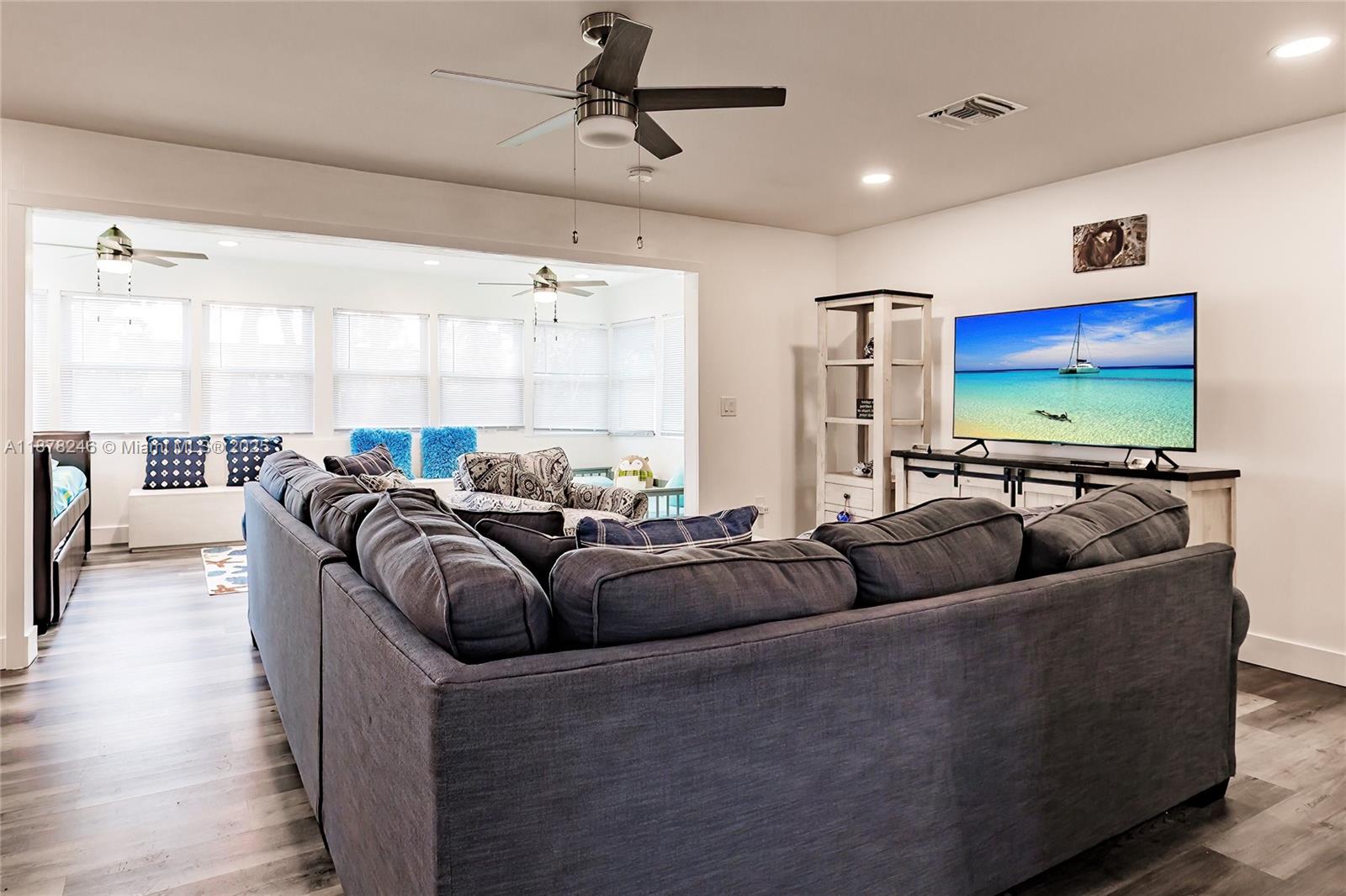 SANIBEL LAKE ESTATES - Residential