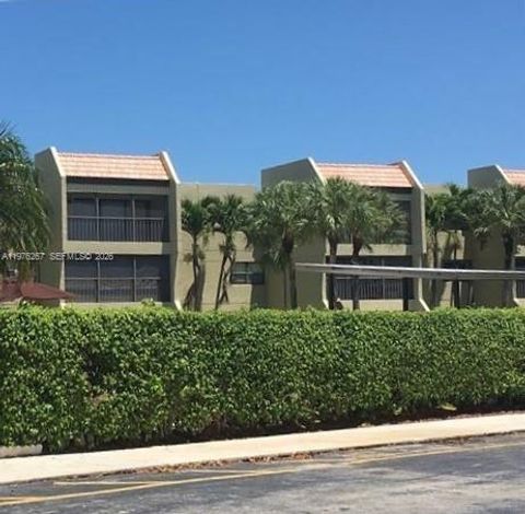 220 Lakeview Dr 312 Weston FL 33326