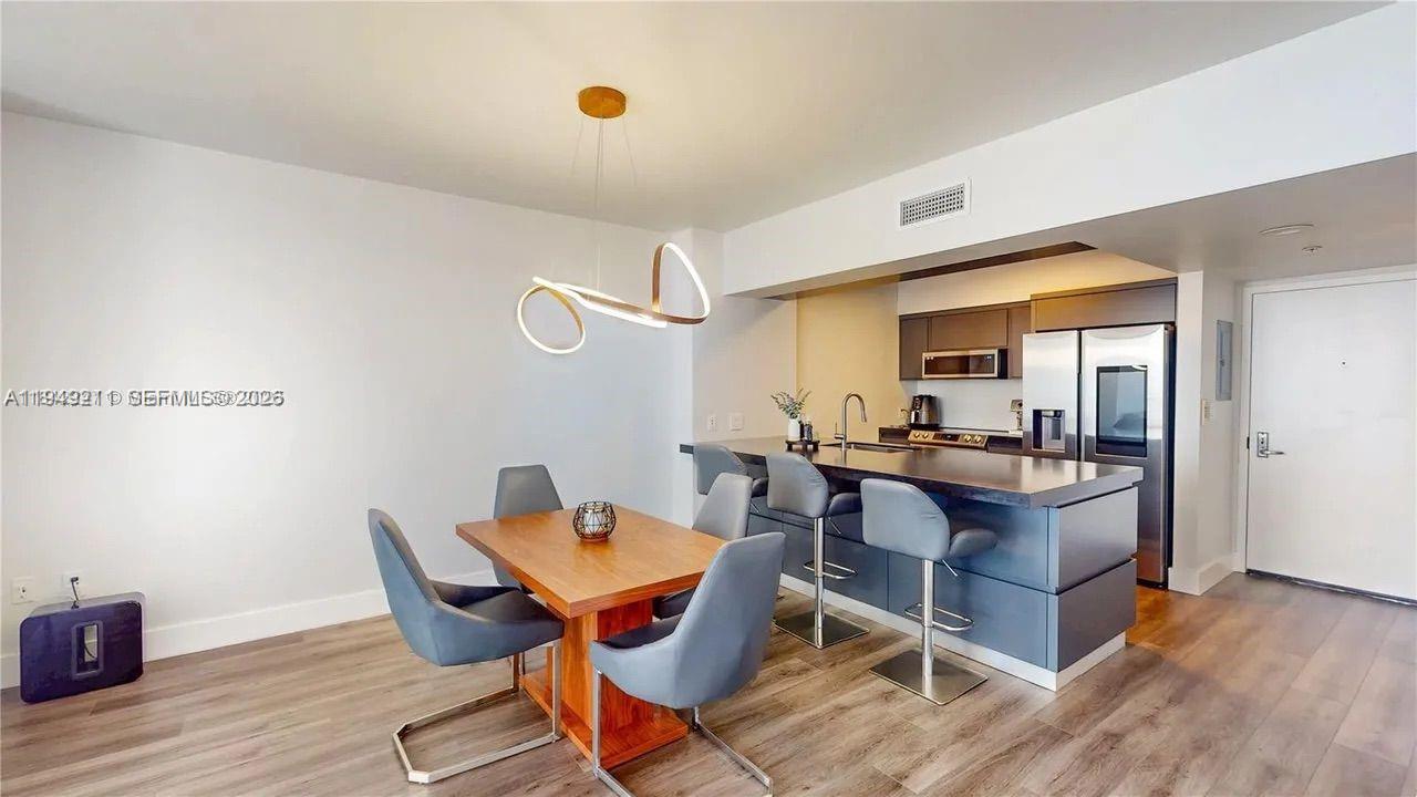 1750 N Bayshore Dr 2803