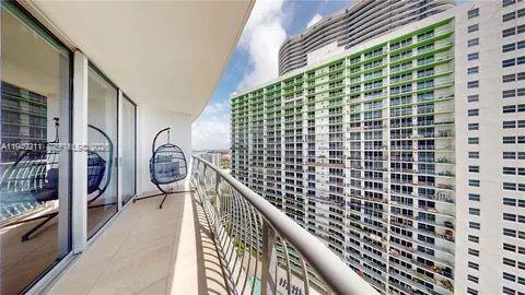 OPERA TOWER CONDO - Residential