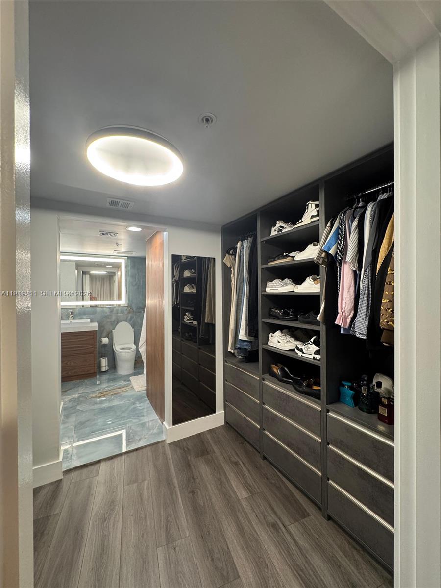 OPERA TOWER CONDO - Residential