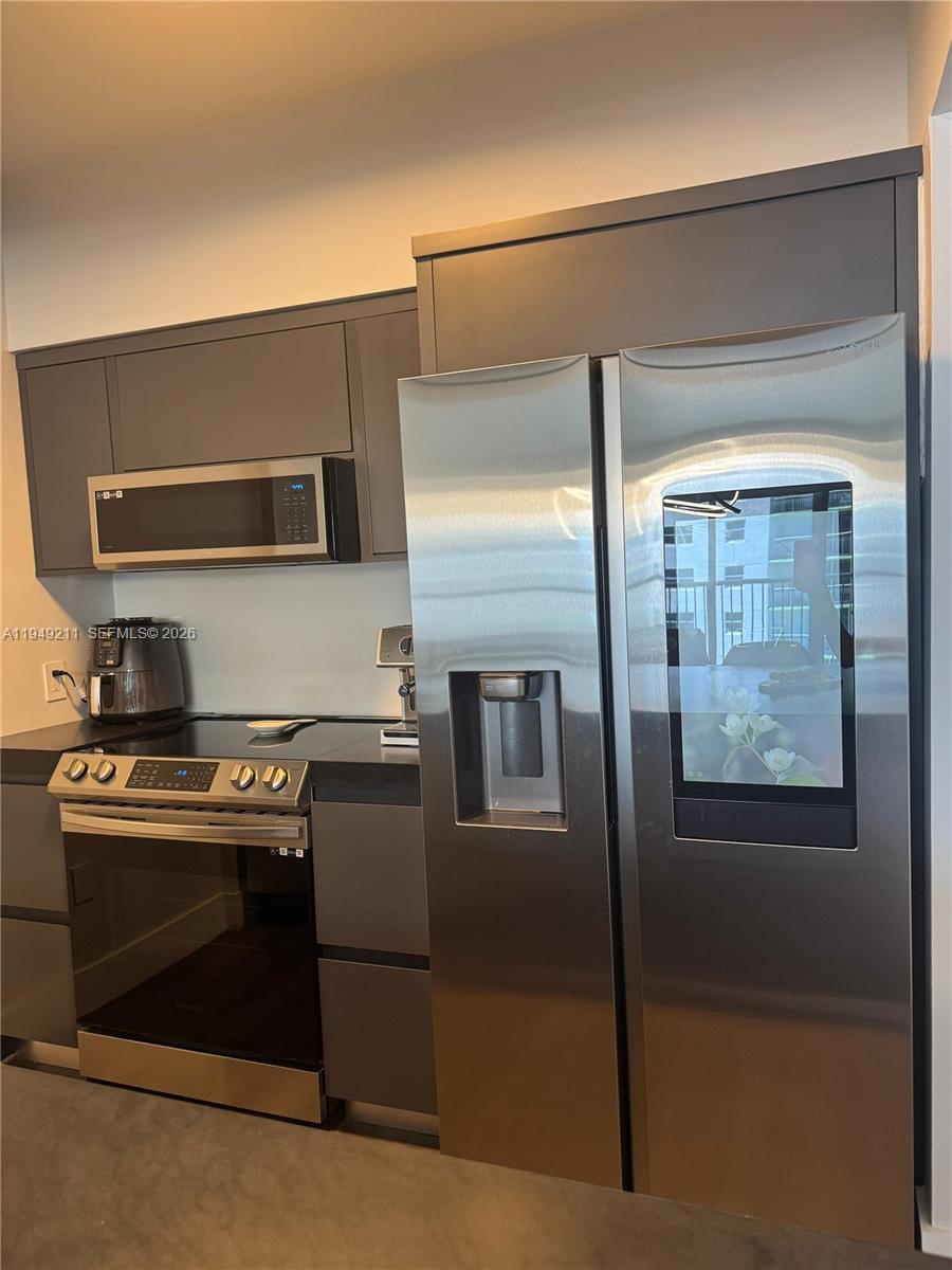 1750 N Bayshore Dr 2803