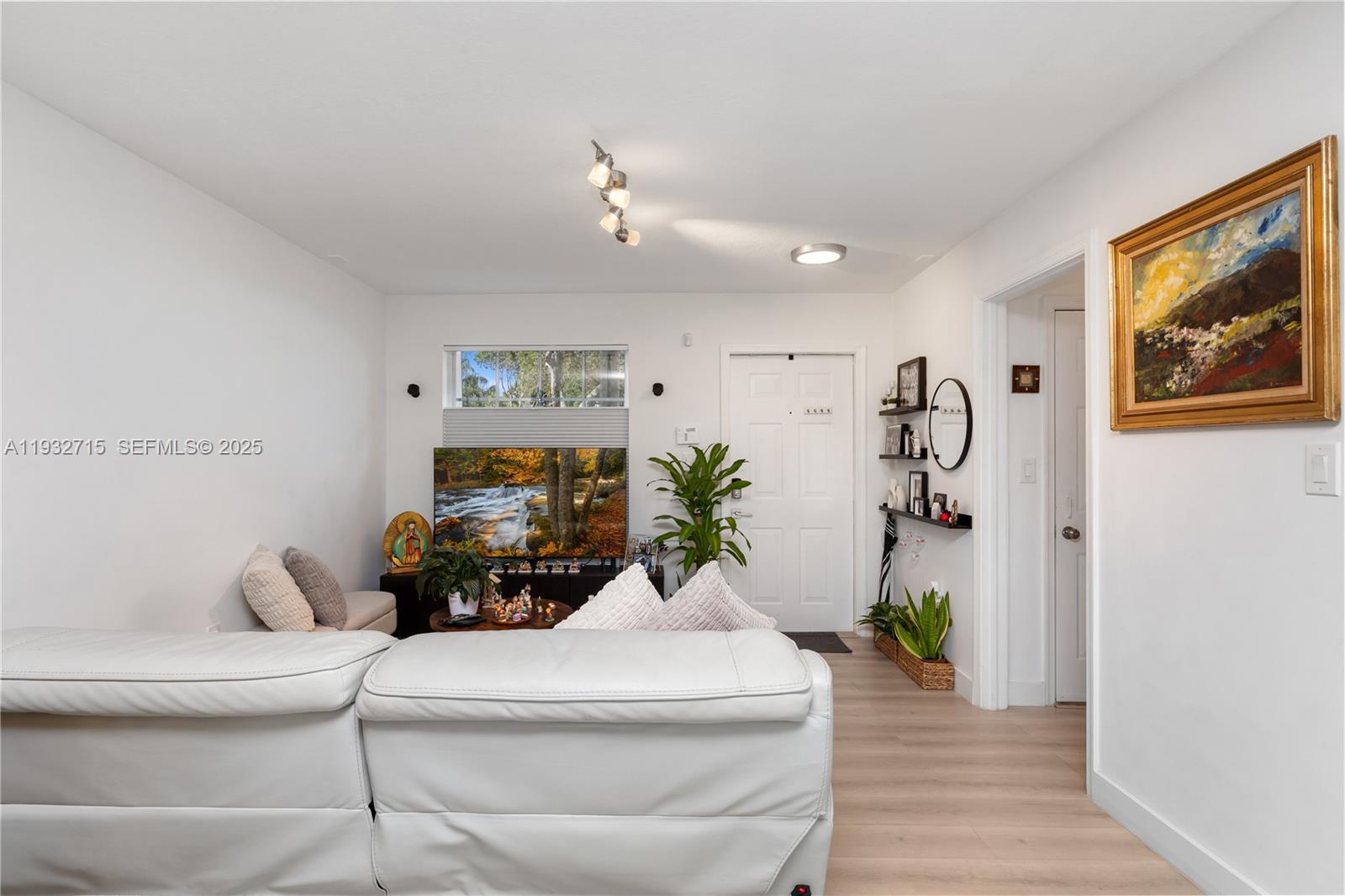 PEMBROKE ISLES 1 - Residential