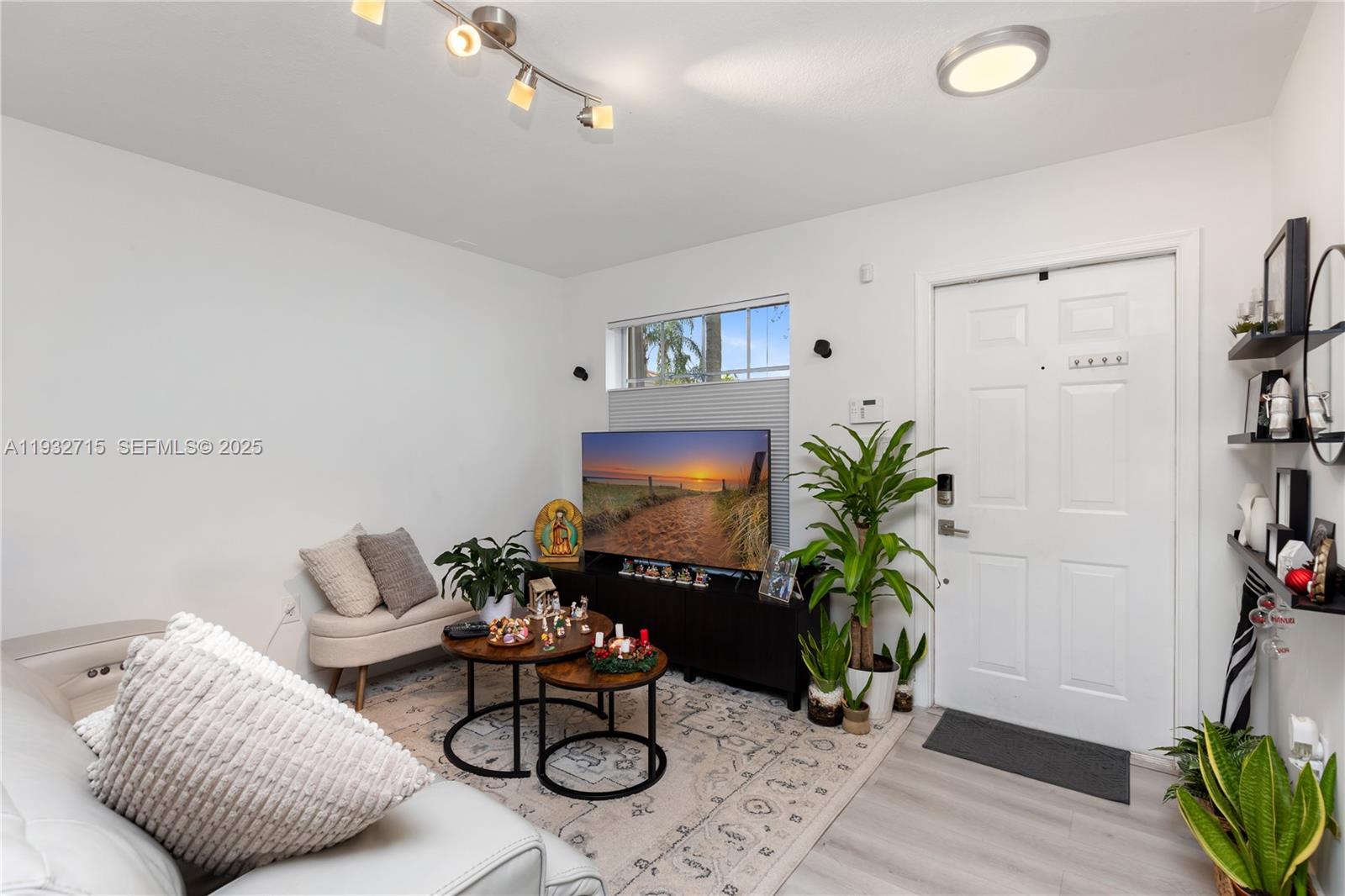 PEMBROKE ISLES 1 - Residential