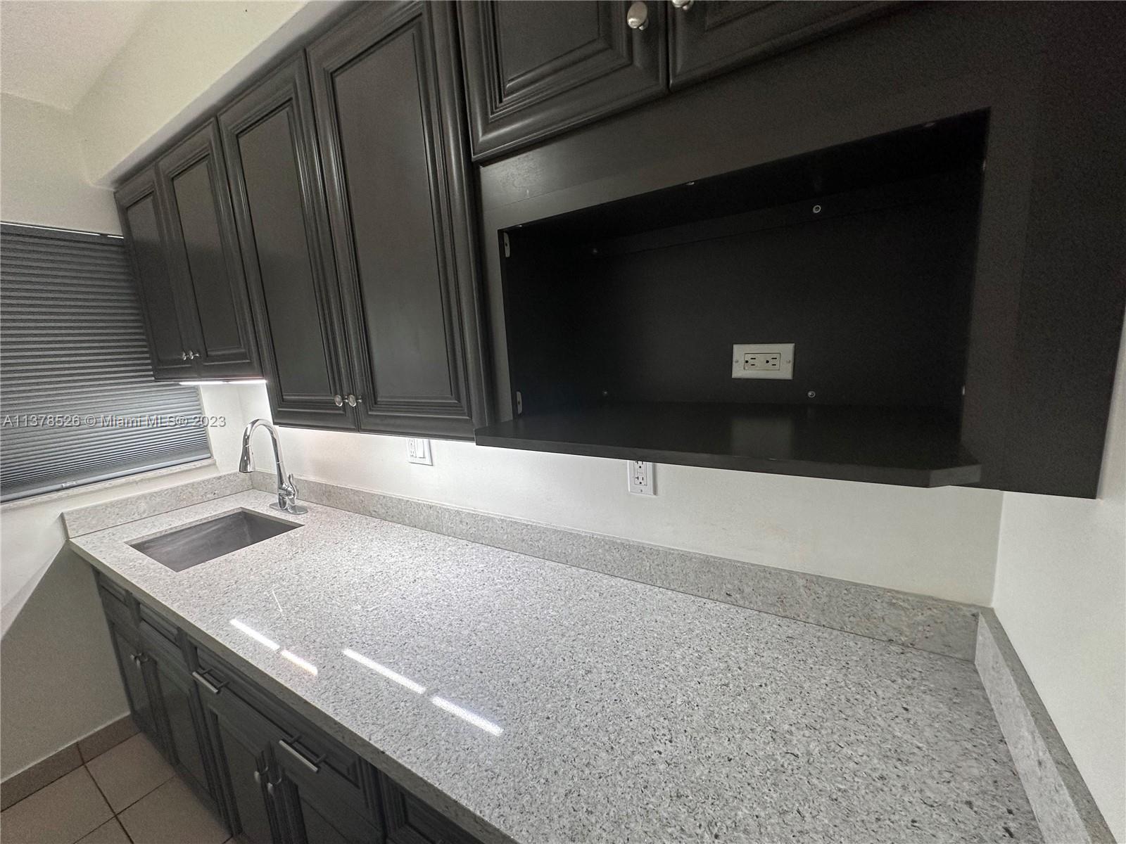 DRYSDALE MANOR - Residential Lease