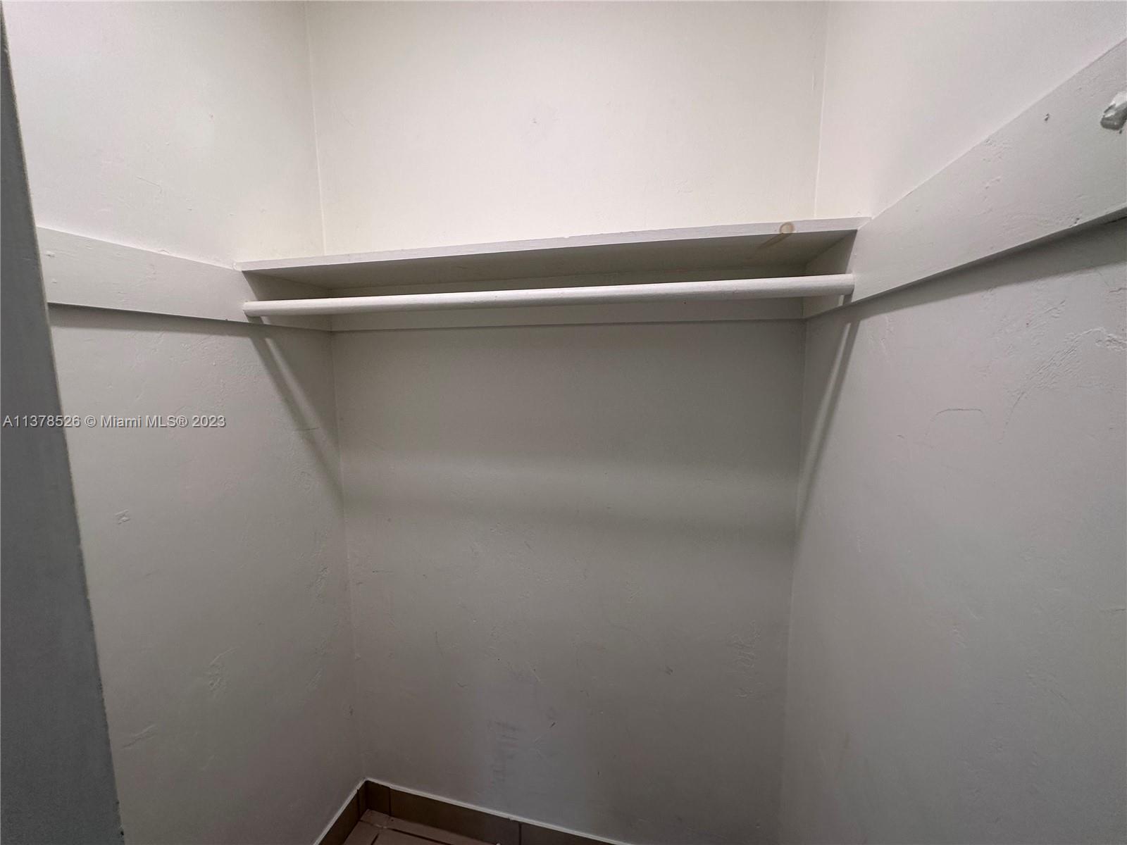 DRYSDALE MANOR - Residential Lease