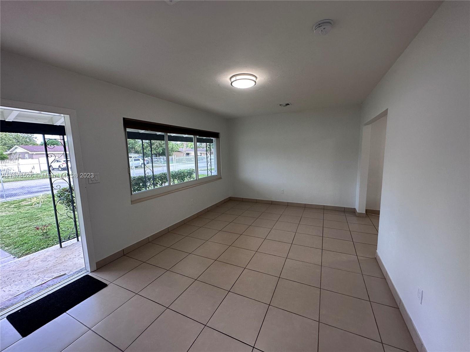 DRYSDALE MANOR - Residential Lease