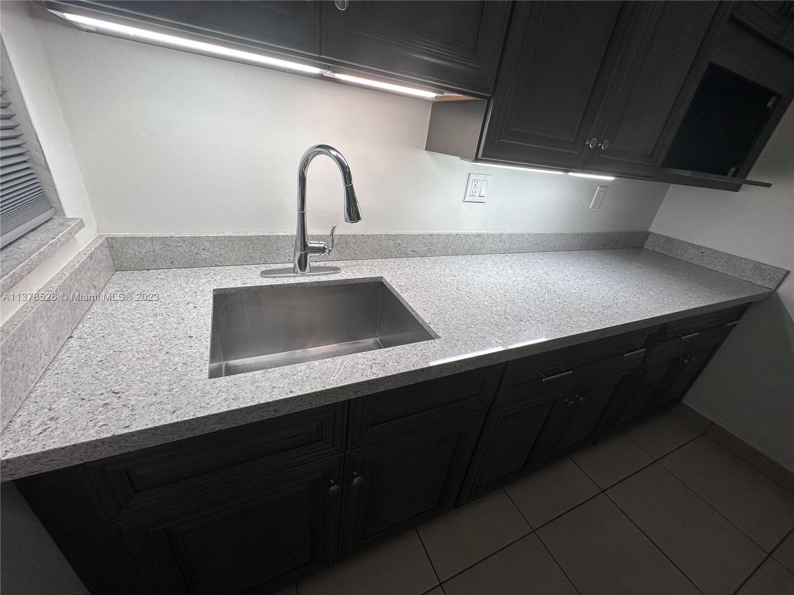 DRYSDALE MANOR - Residential Lease